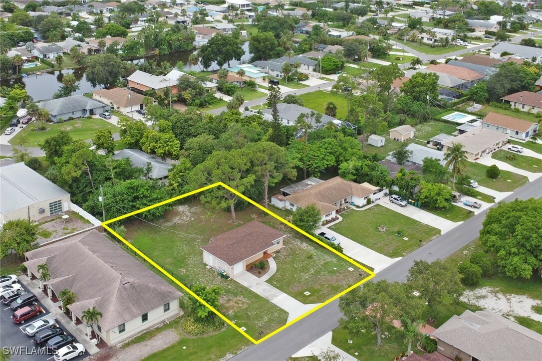 Property Photo:  870 109th Avenue N  FL 34108 