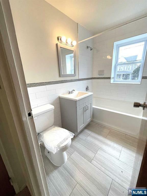 Property Photo:  316 Park Street 4C  NJ 07601 