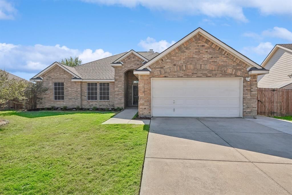 Property Photo:  229 Highmeadow Road  TX 76227 
