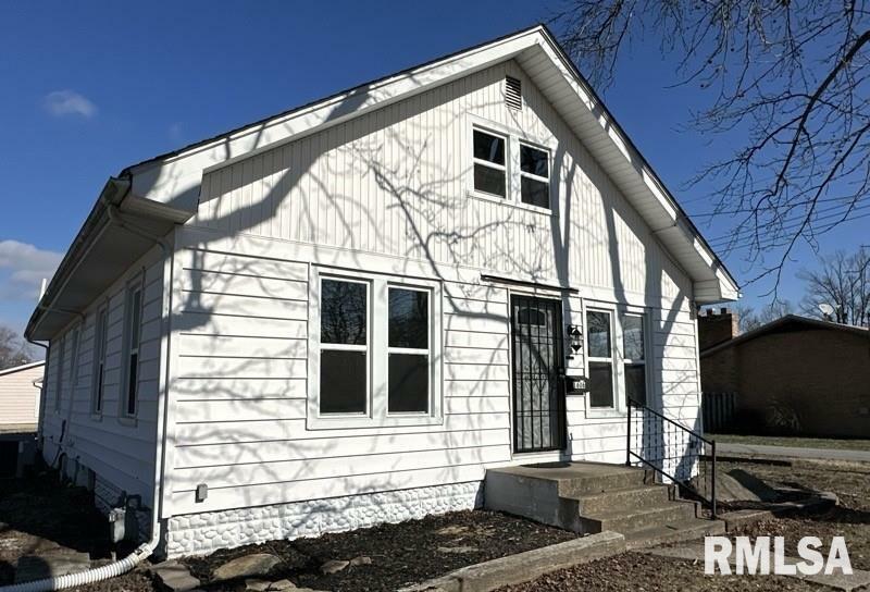 Property Photo:  1606 W Copeland Street  IL 62959 