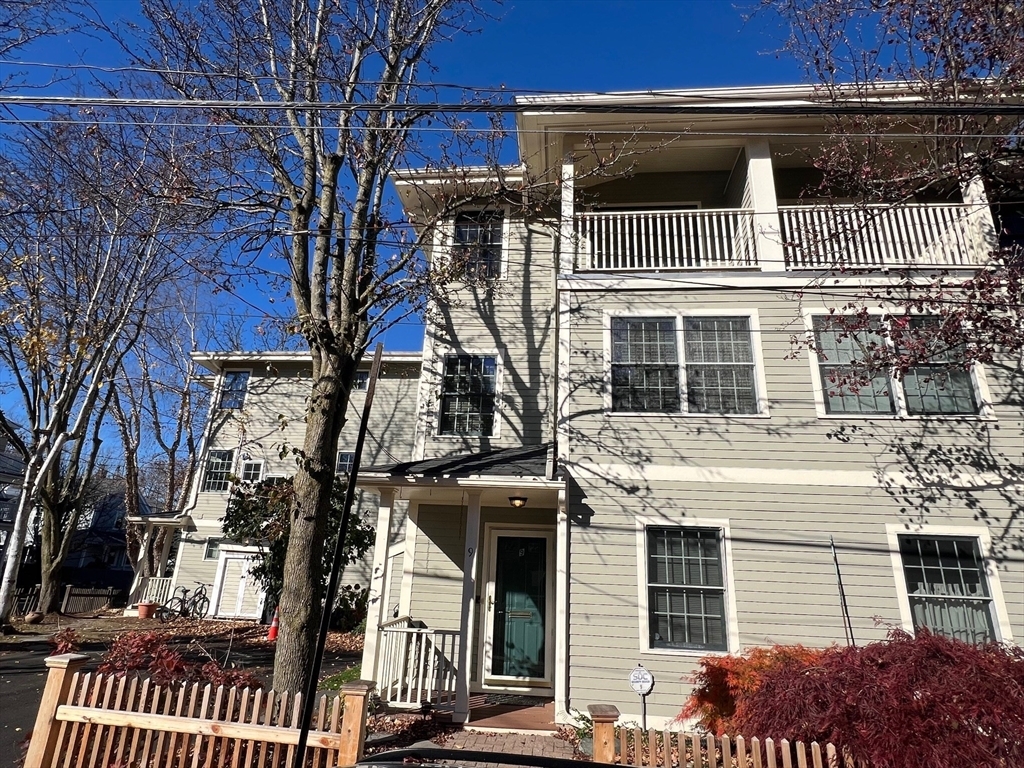 Property Photo: 9 Winslow St 3 MA 02138