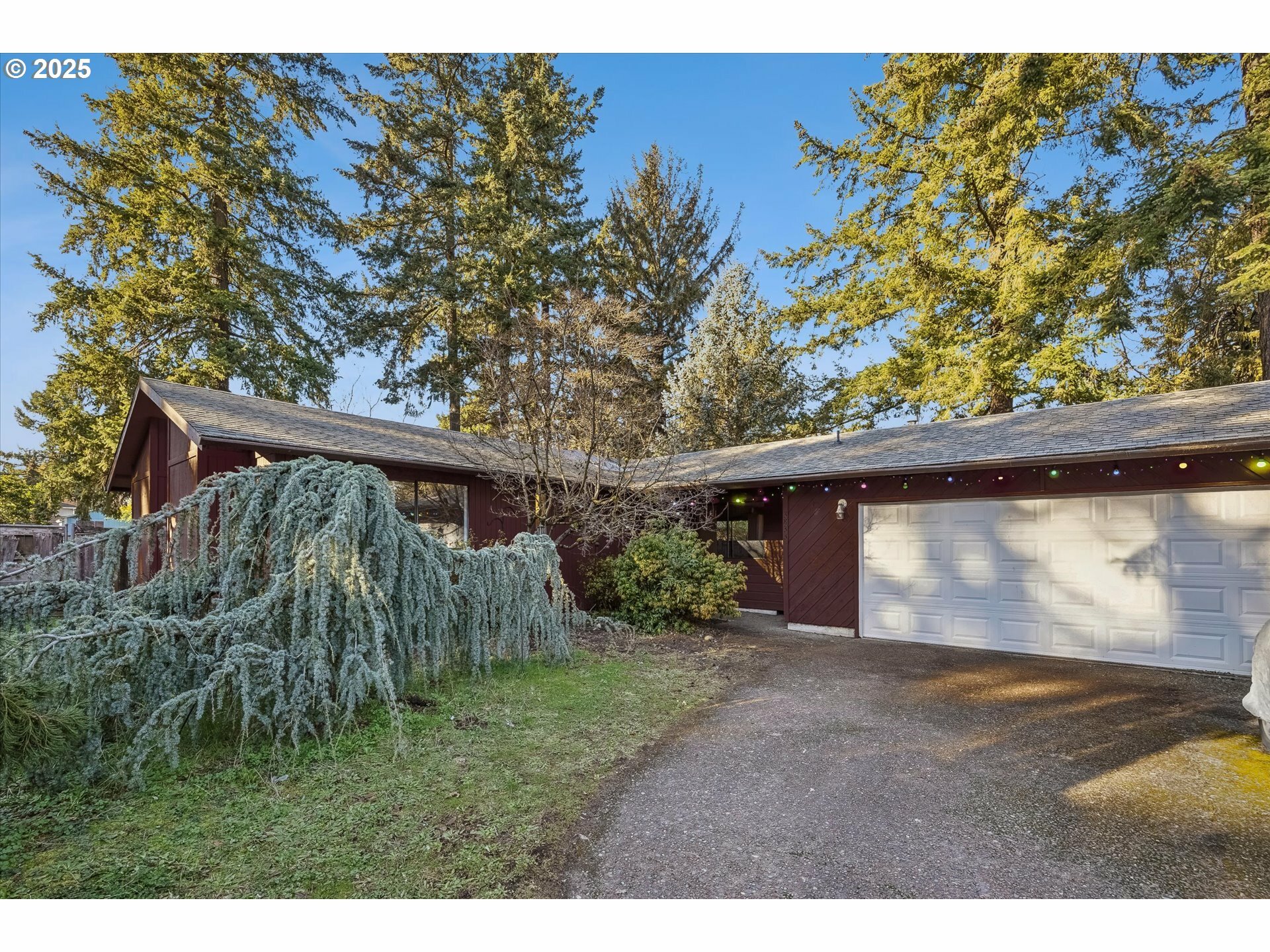 Property Photo:  3833 SE 148th Ave  OR 97236 