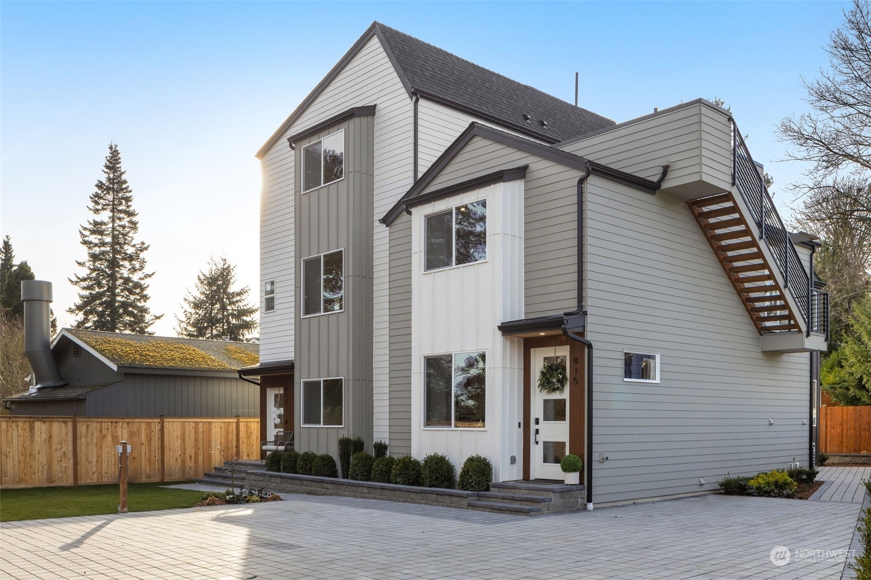 Property Photo:  817 N 115th Street  WA 98133 