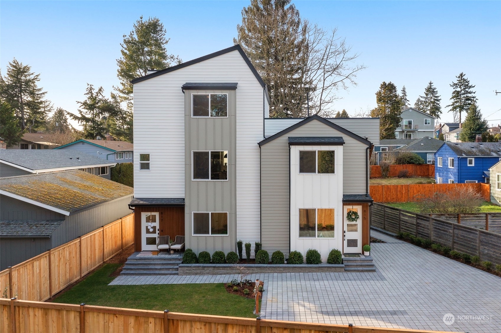 Property Photo:  815 N 115th Street  WA 98133 