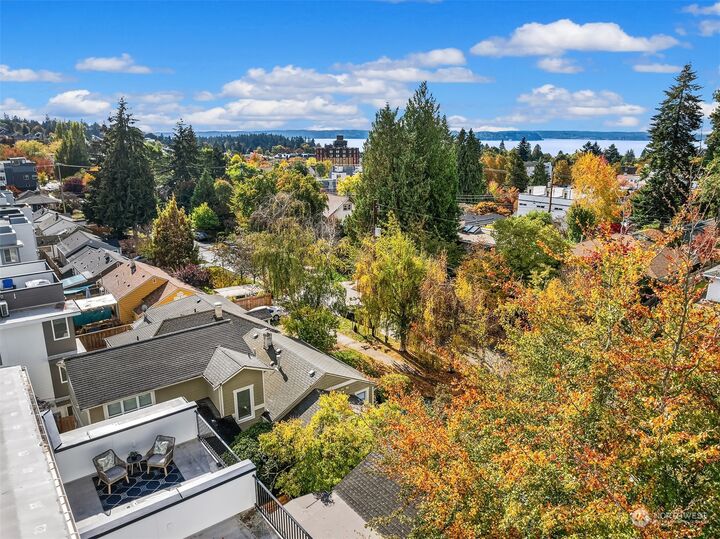 Property Photo: 6014 41st Avenue SW A WA 98136