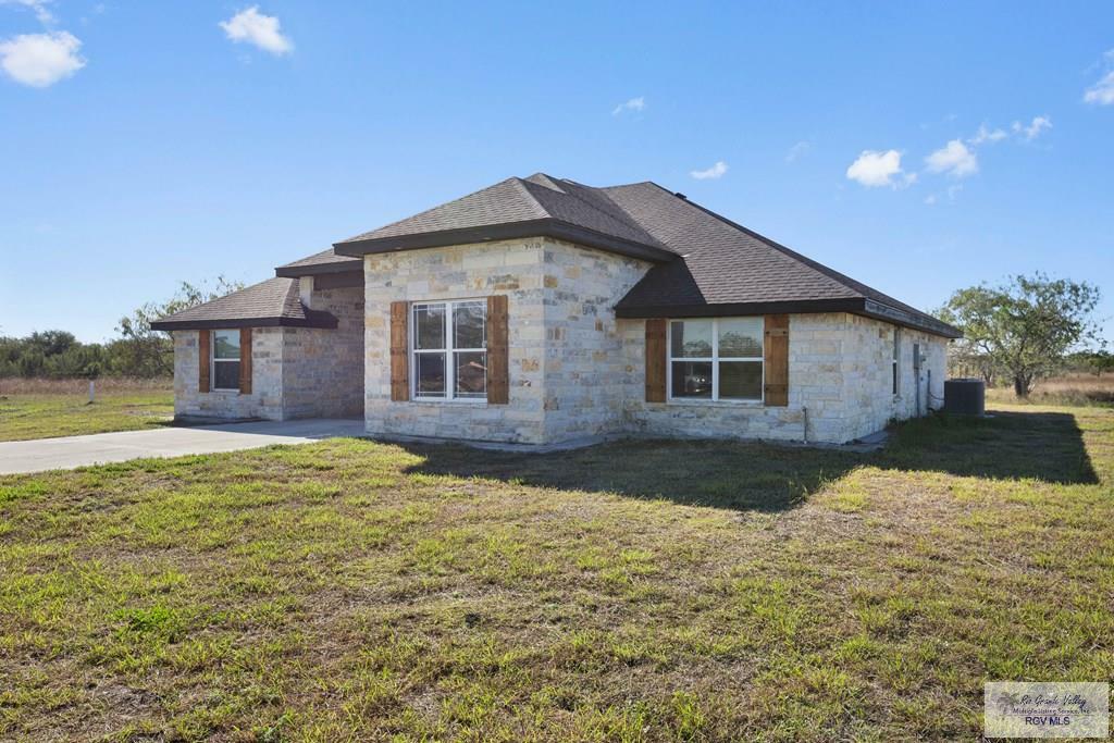 Property Photo:  2190 S Browne Ave  TX 78521 