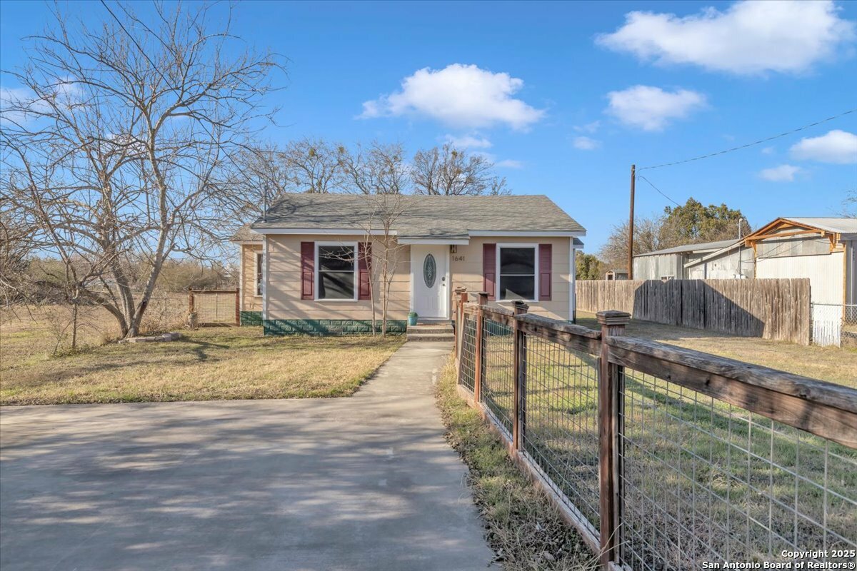 Property Photo: 1641 Post Road TX 78130
