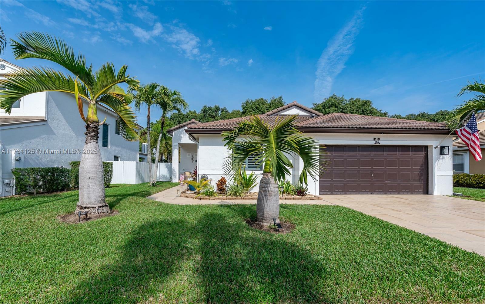 Property Photo: 16185 SW 2nd Dr FL 33027
