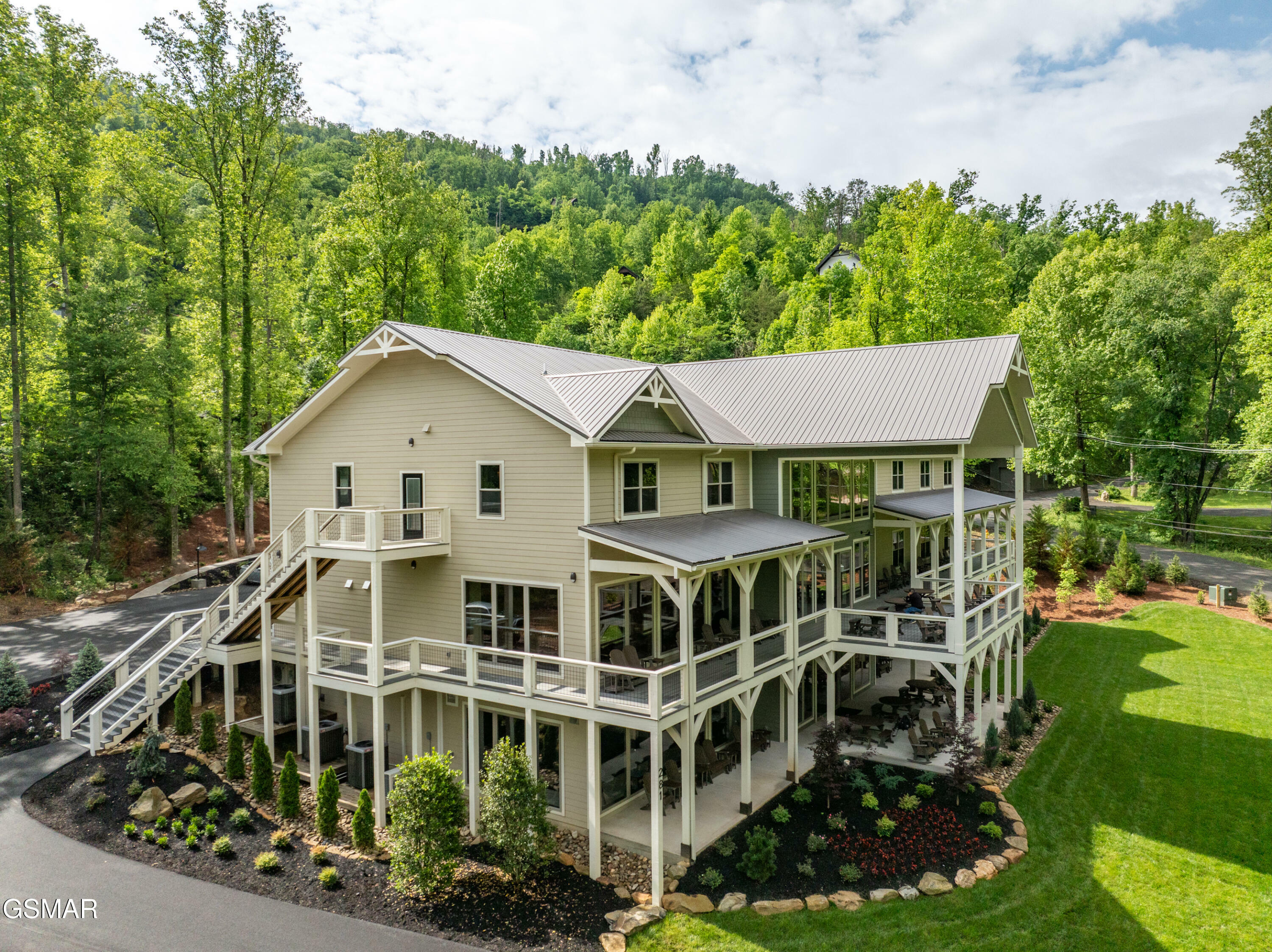 Property Photo: 281 Loop Road TN 37738