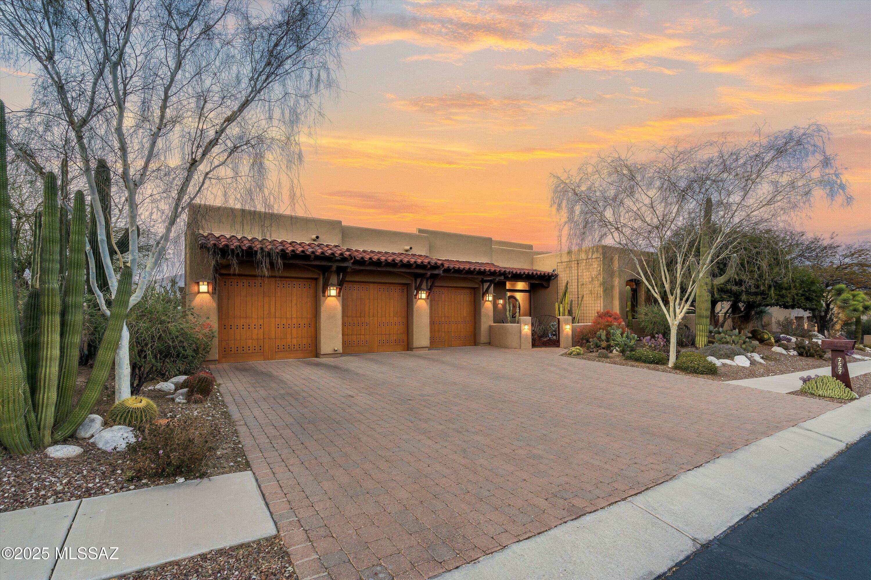 Property Photo:  7557 E Crested Saguaro Place  AZ 85750 