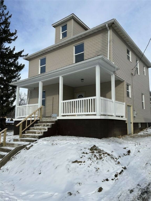 Property Photo:  1311 Main St  PA 15021 
