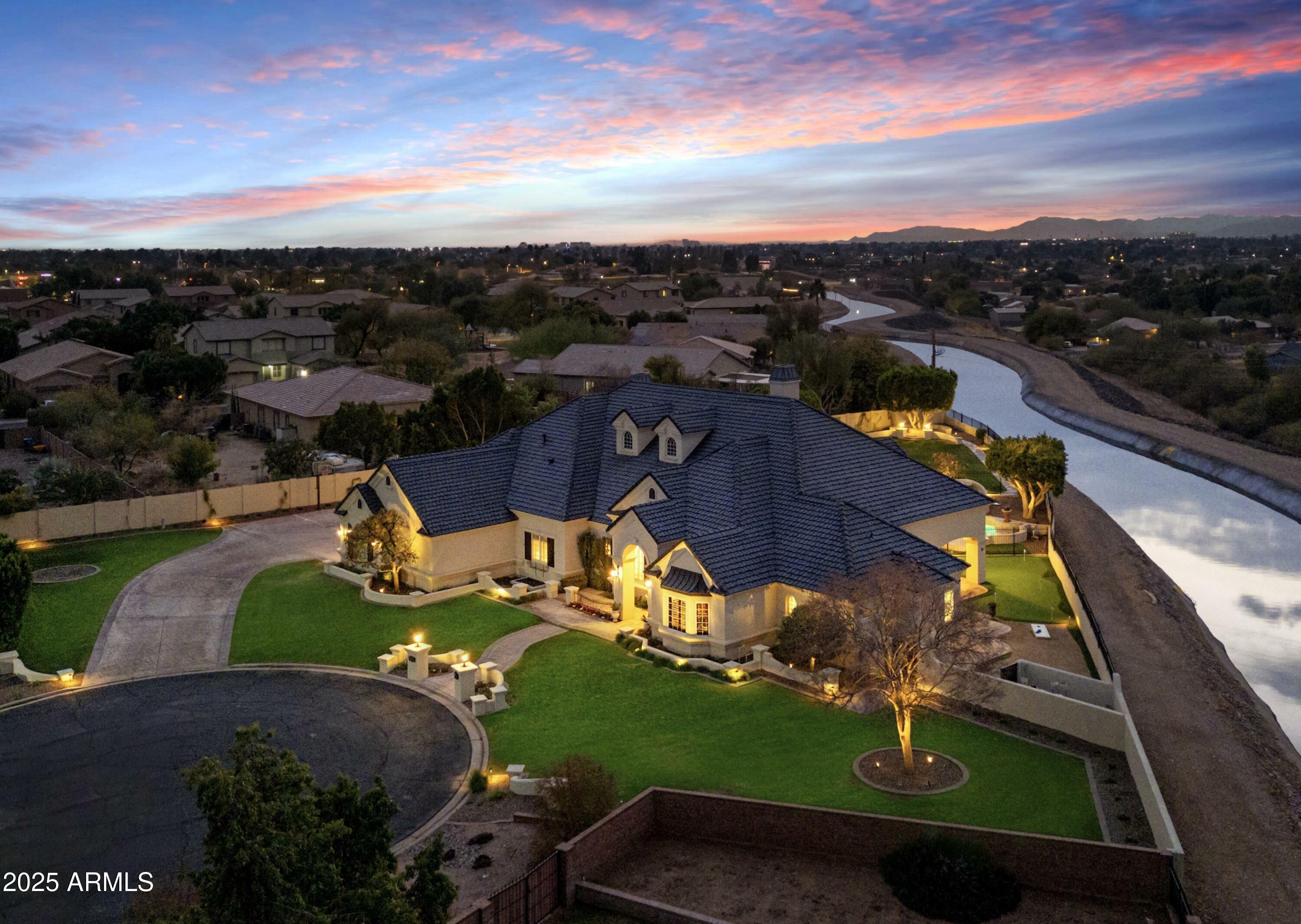 Property Photo: 1233 E Salado Circle AZ 85203