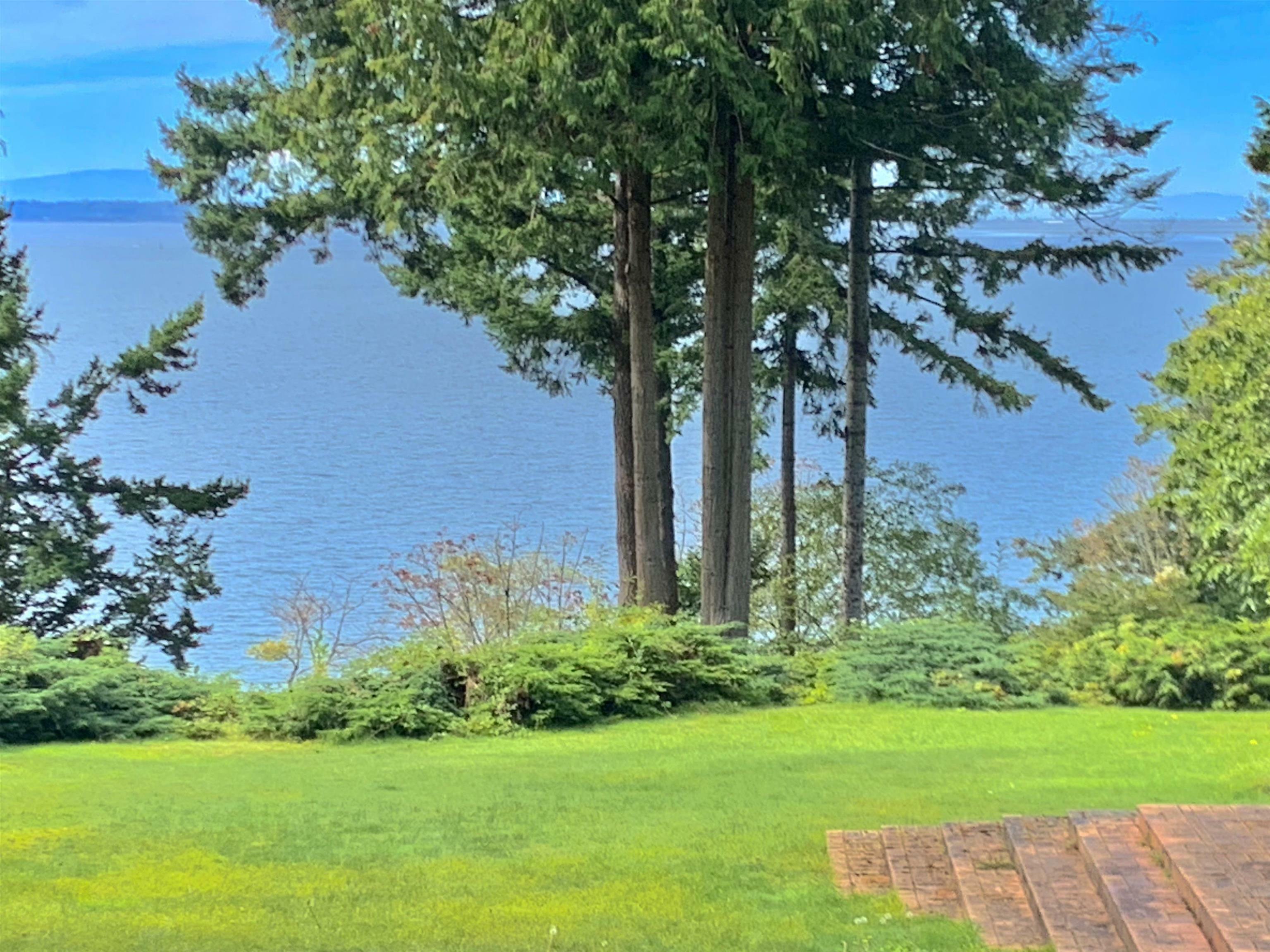 Property Photo: 12581 16 Avenue BC V4A 1M7