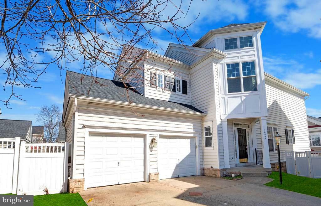 Property Photo: 10043 Pentland Hills Way VA 20136