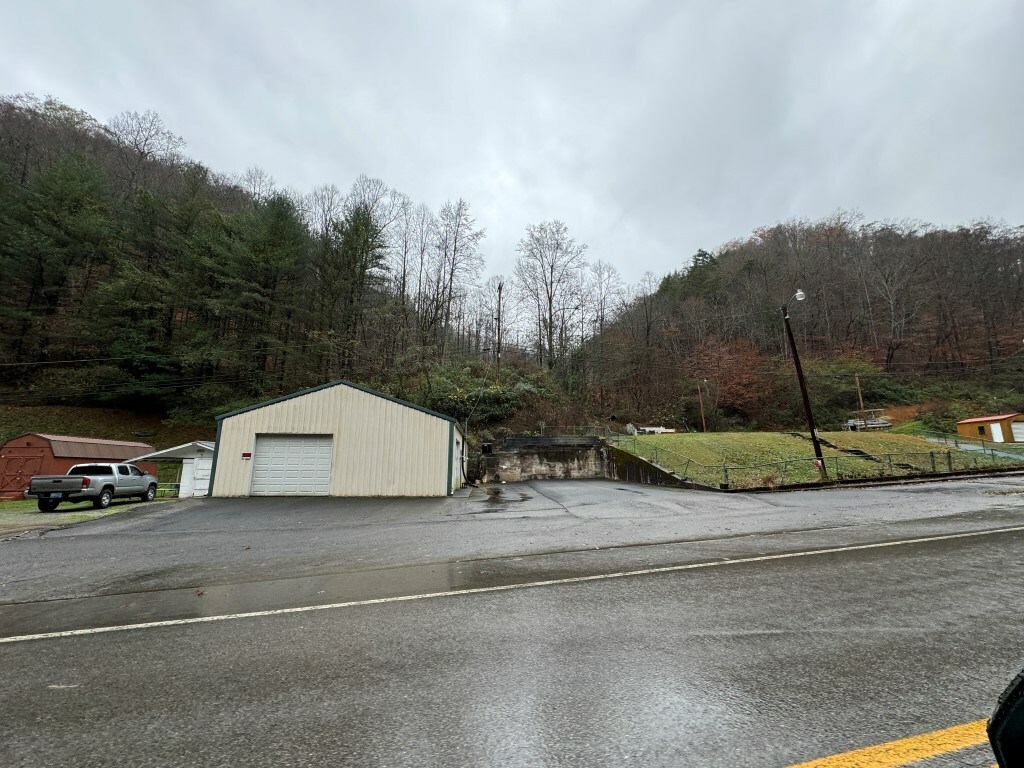 Property Photo: 22251 State Highway 194 E KY 41524