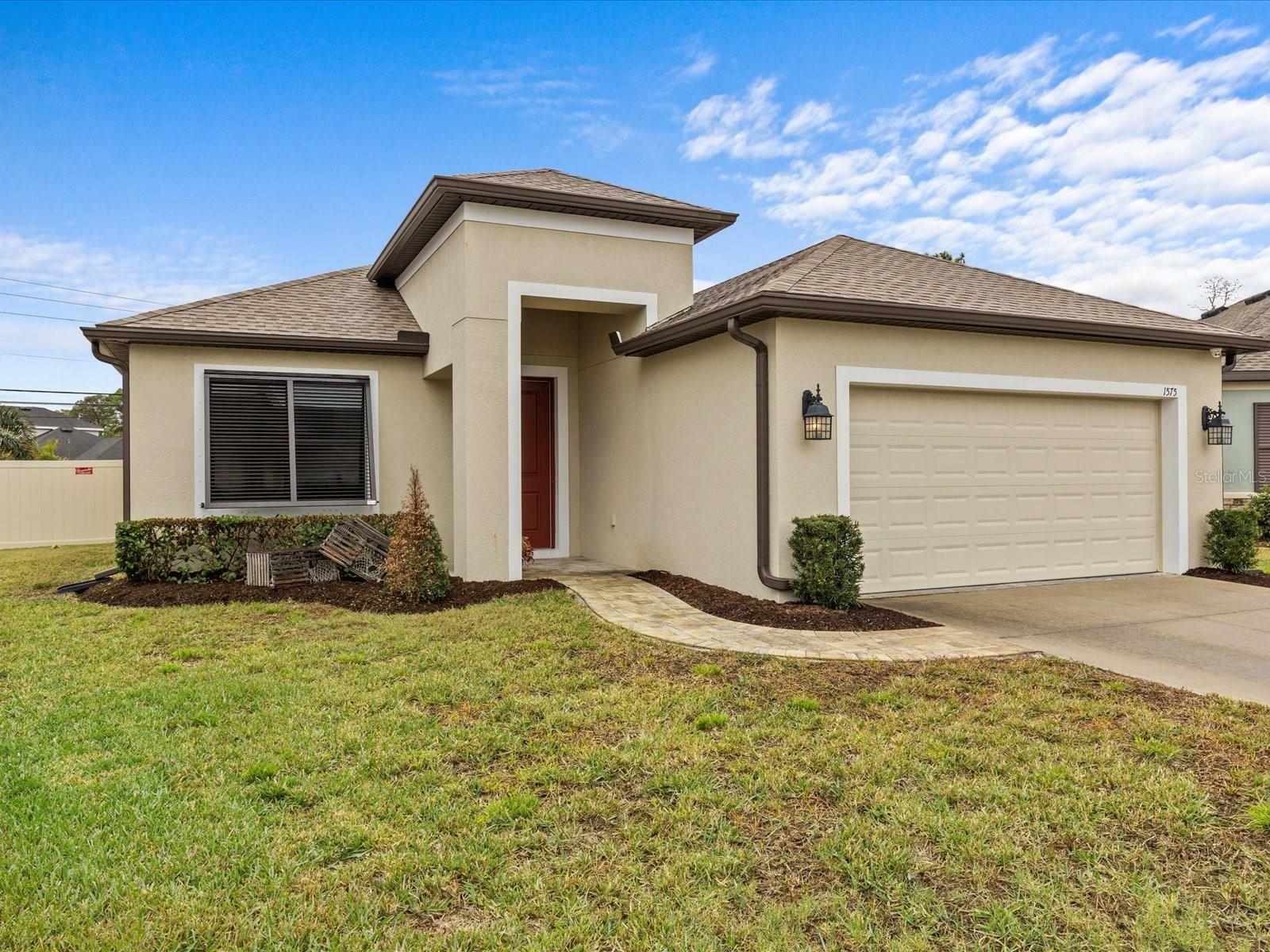 Property Photo:  1575 N River Circle  FL 34689 