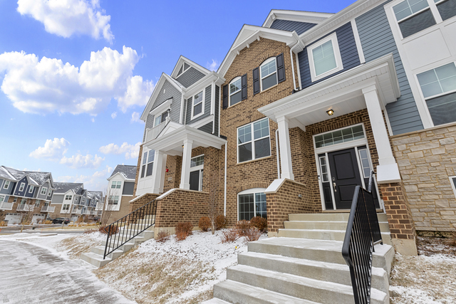 Property Photo: 1906 Kingsley Circle IL 60062