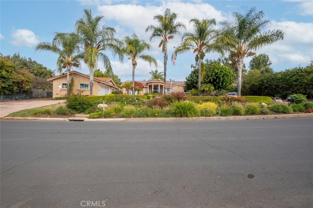 Property Photo:  391 Laguna Terrace  CA 93065 