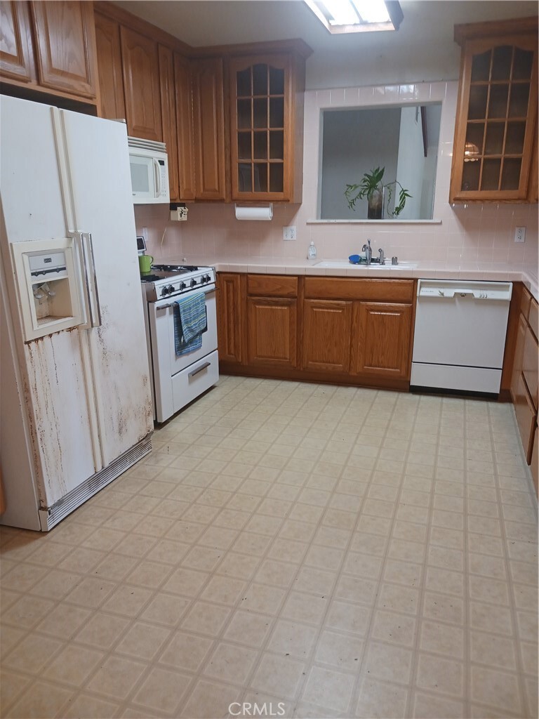Property Photo: 6125 Shirley Avenue CA 91356