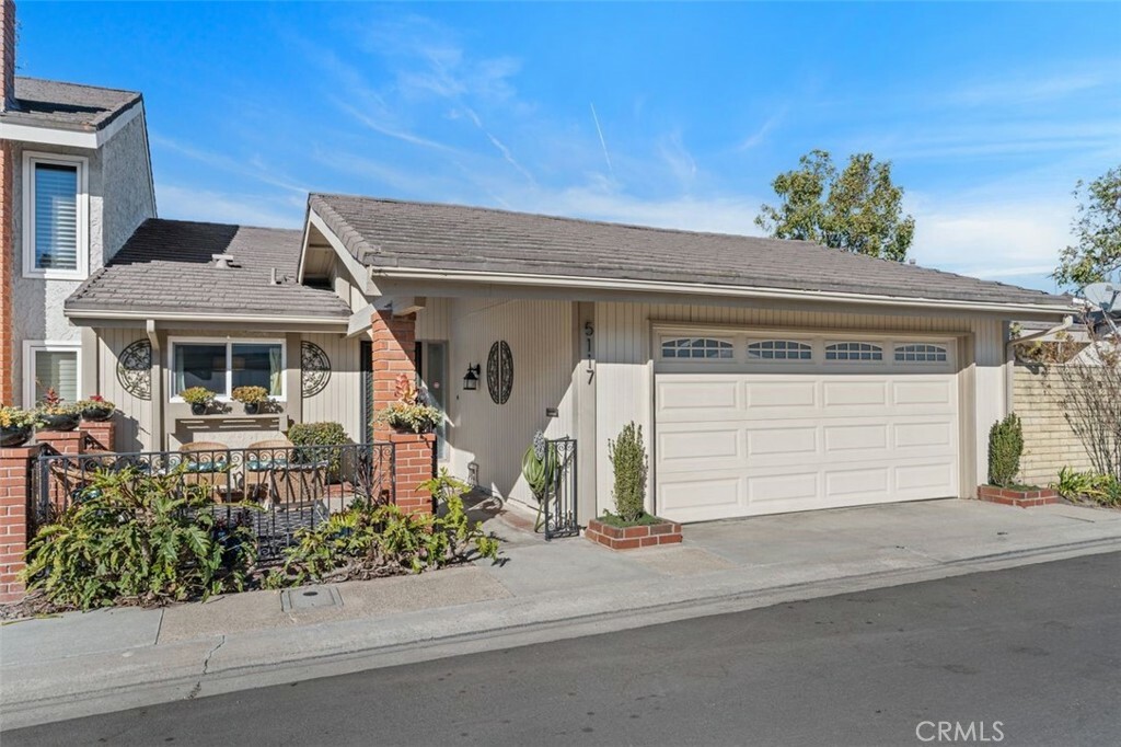 Property Photo:  5117 Piccadilly Circle  CA 92683 