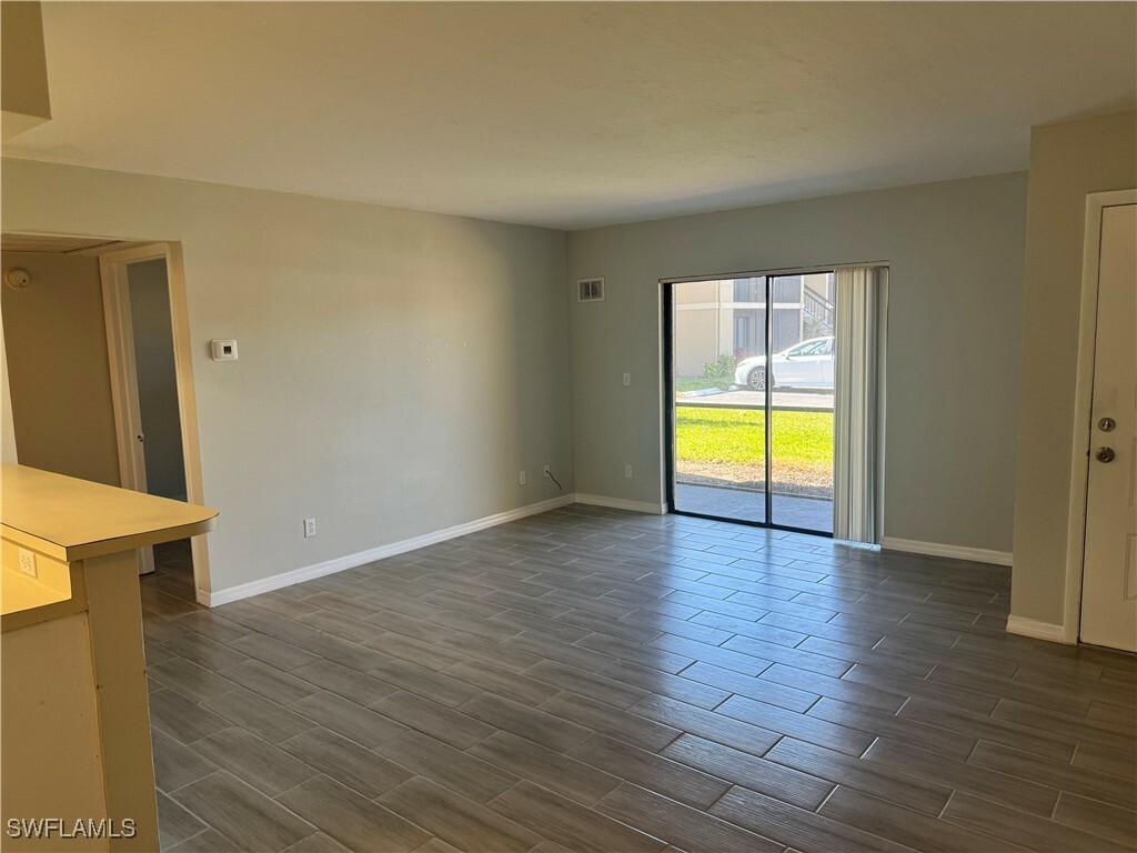 Property Photo:  5311 Summerlin Road 1104  FL 33919 