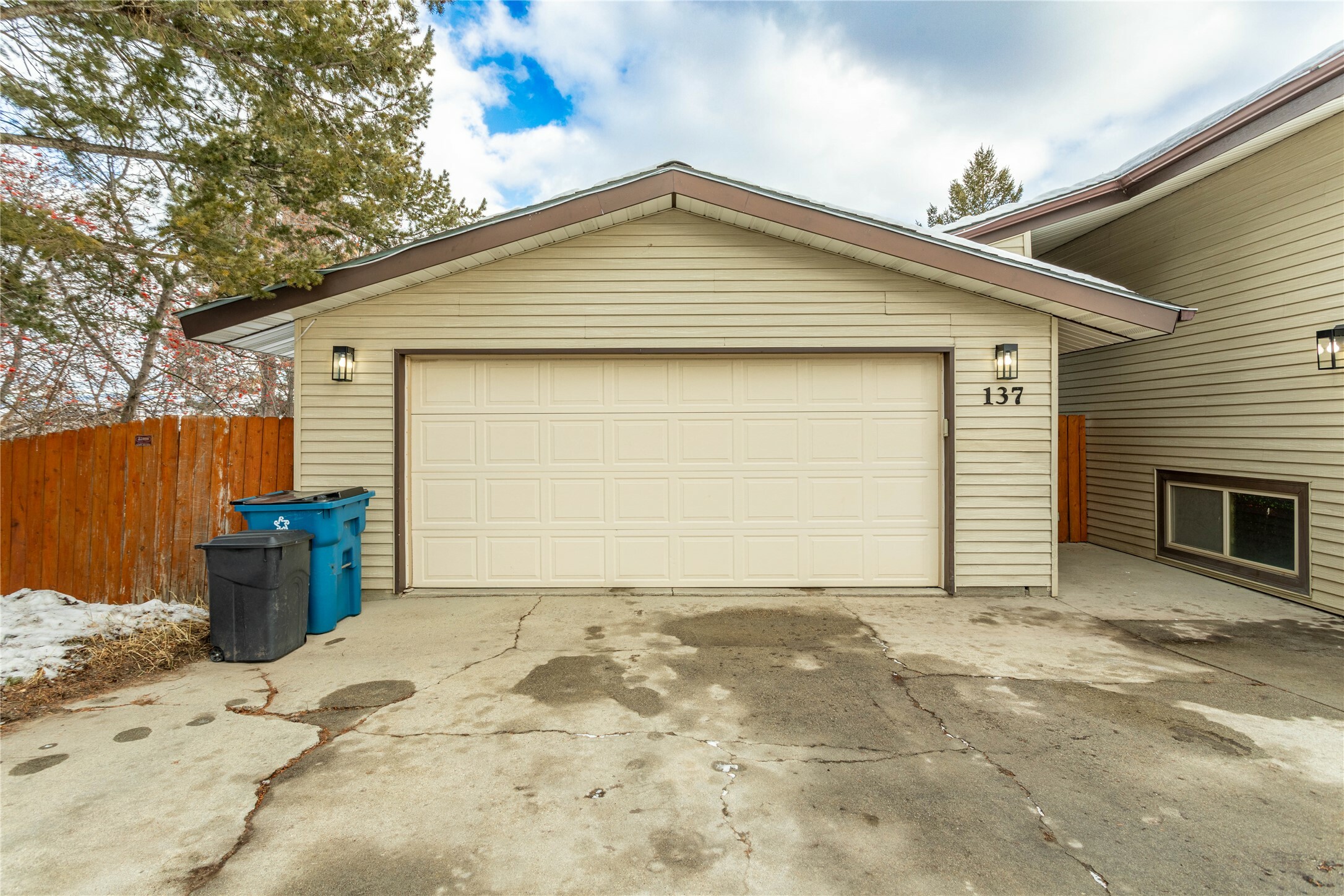 Property Photo:  137 Cascade Street  MT 59847 