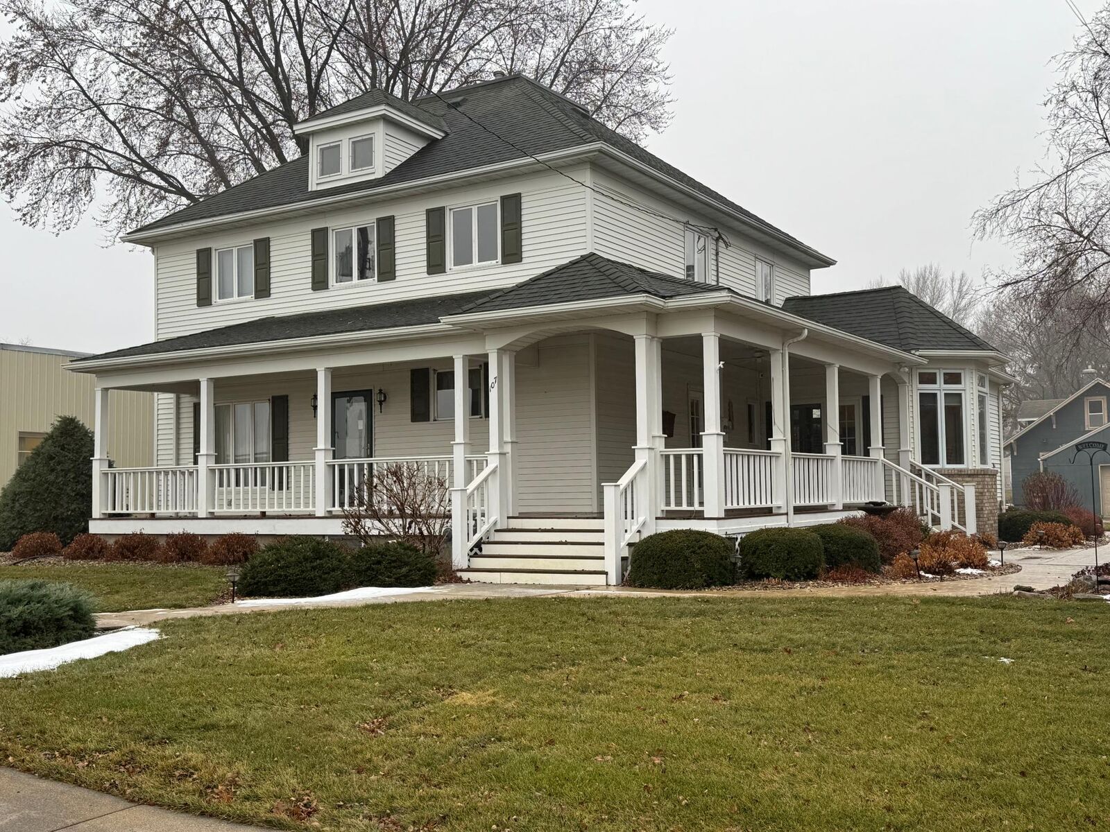 Property Photo: 107 &Amp 109 Front Street W MN 56043