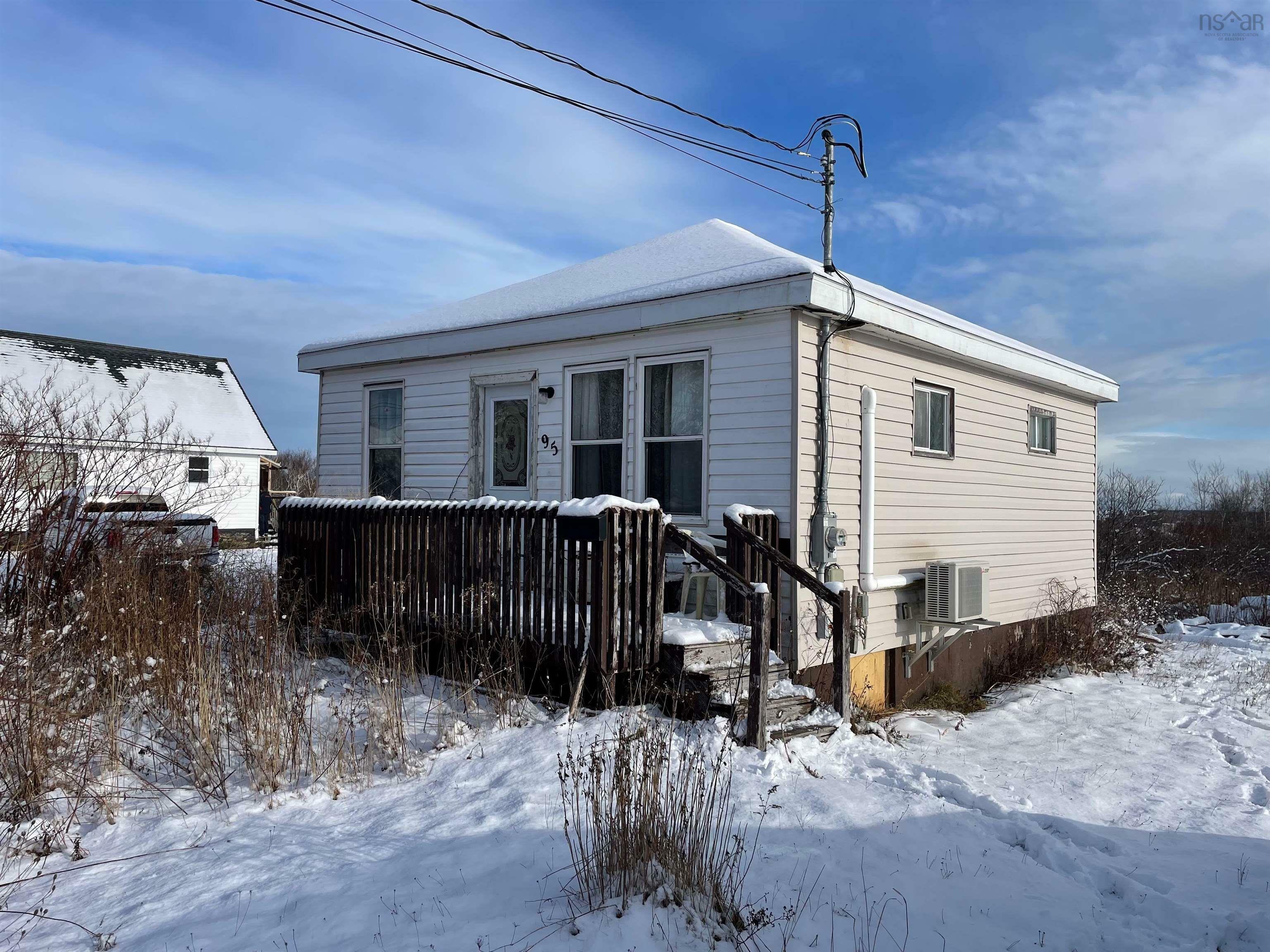 95 Highland Street  Glace Bay NS B1A 2T7 photo