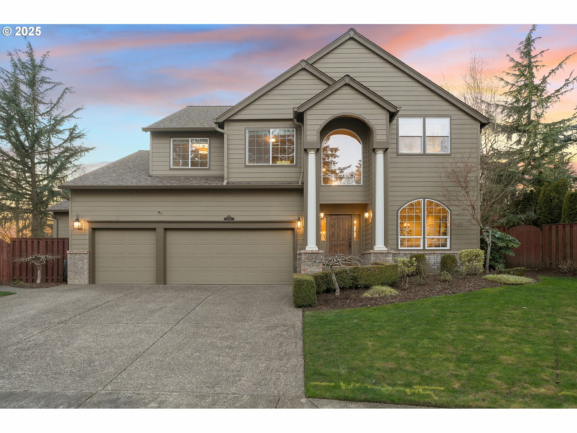 Property Photo:  31398 SW Olympic Dr  OR 97070 