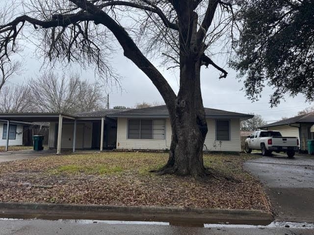 Property Photo:  500 Gardenia  TX 77630 