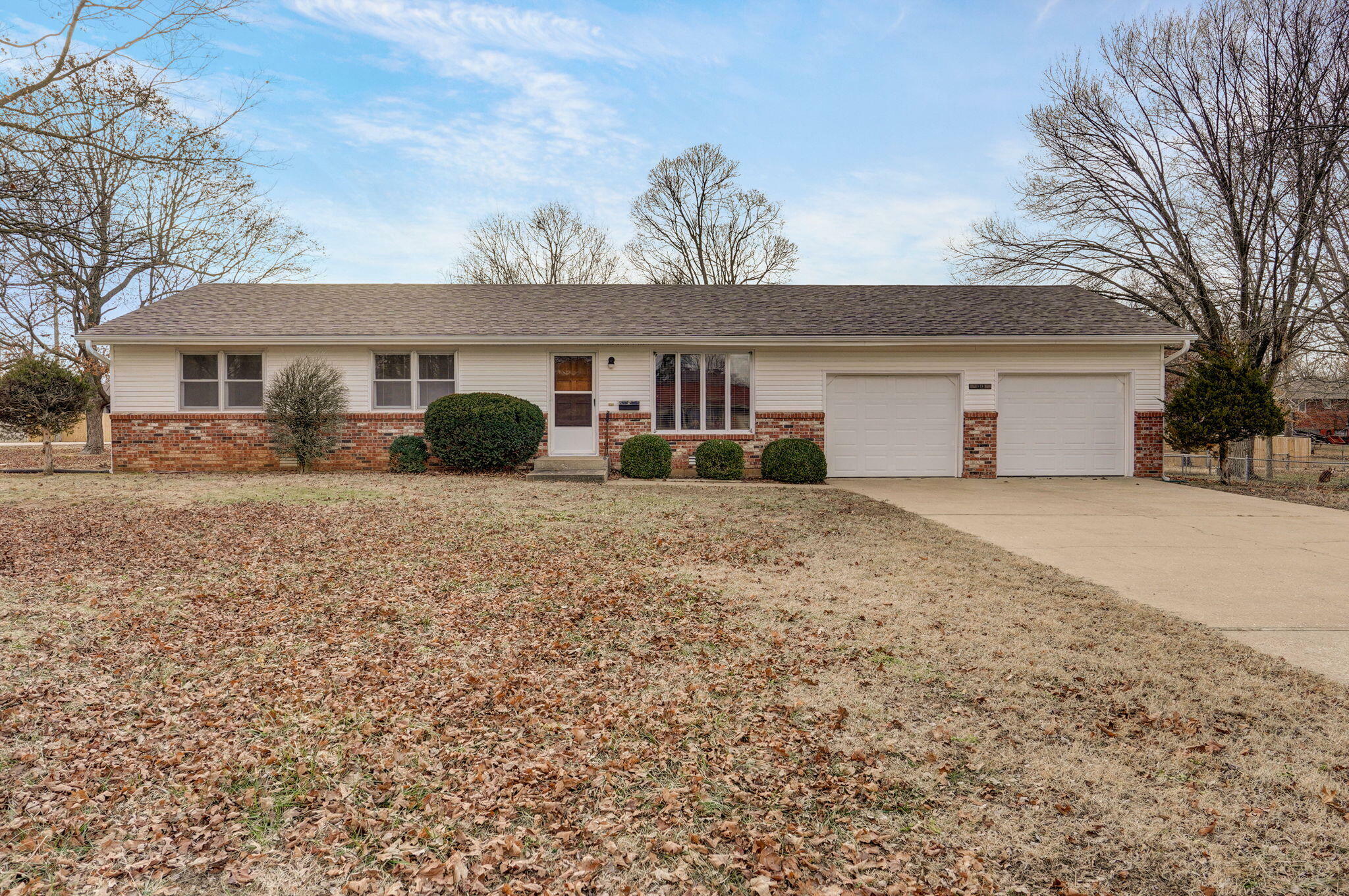 Property Photo: 1313 S Madison Avenue MO 65605