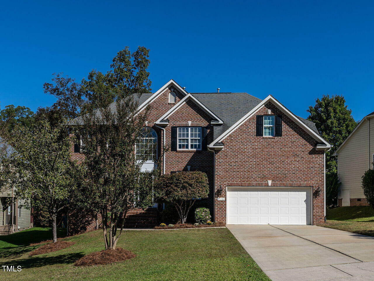 Property Photo: 416 Rensford Place NC 27513