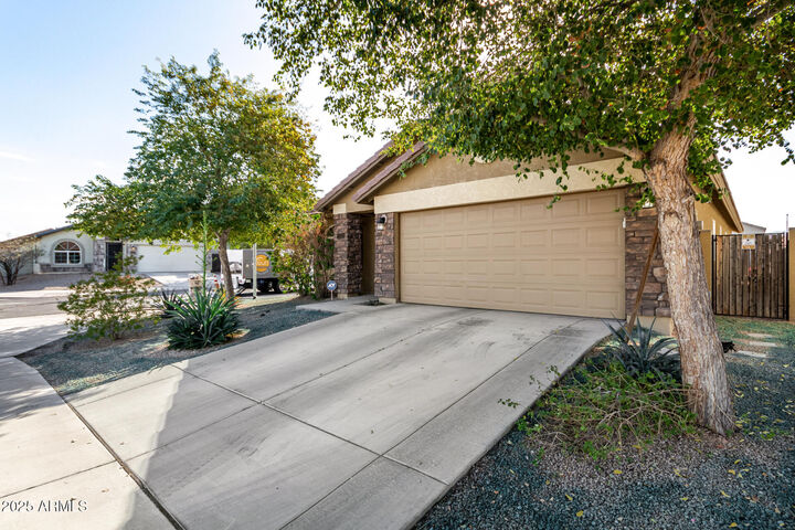 Property Photo:  2731 W Wayland Drive  AZ 85041 