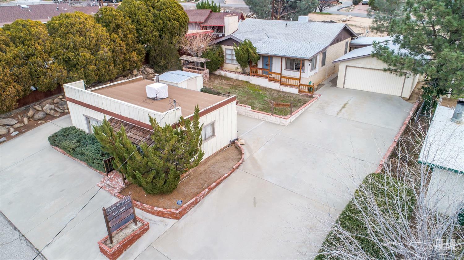 Property Photo:  112 Buena Vista Drive  CA 93238 