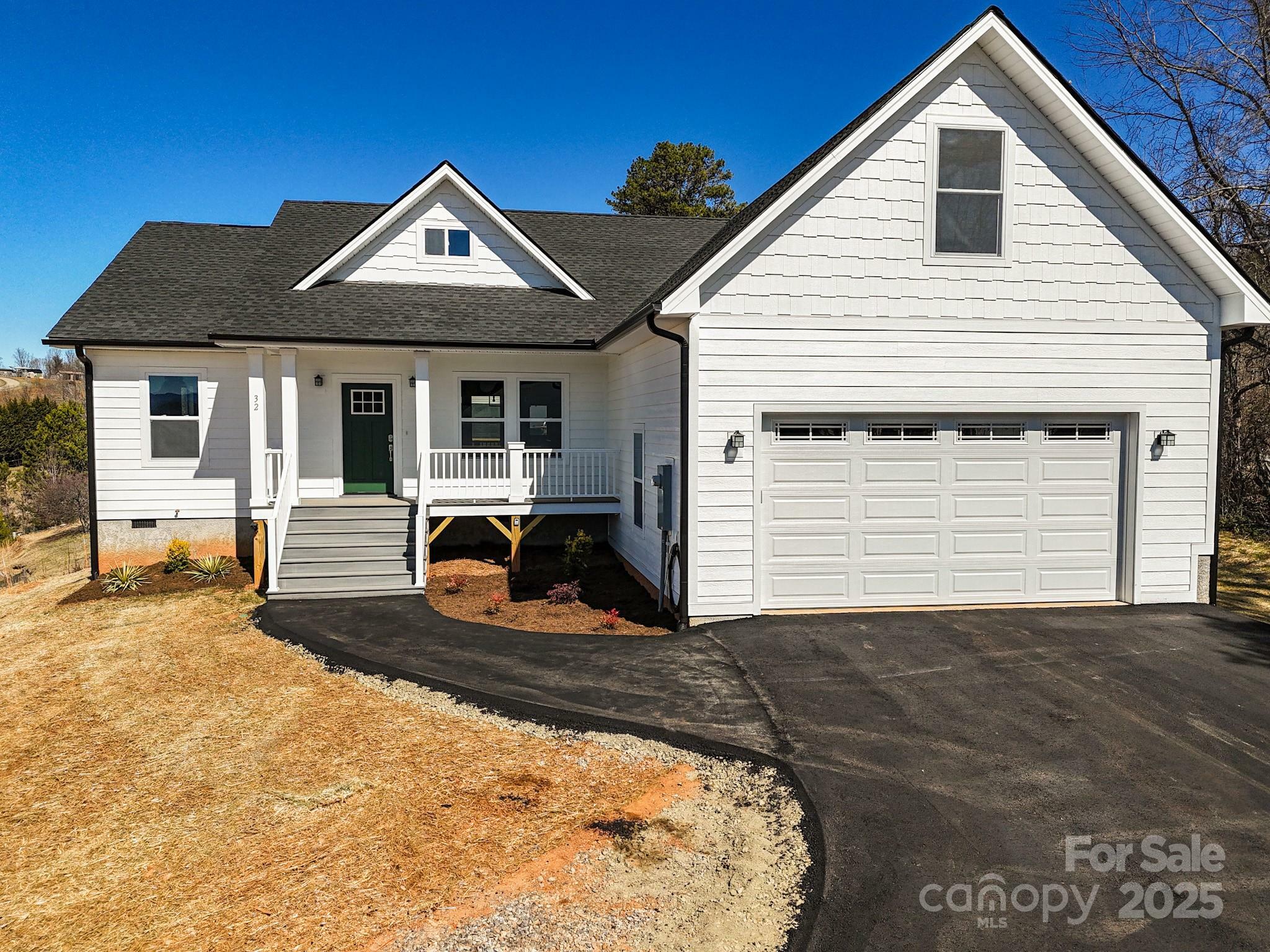 Property Photo:  32 Little Oak Road  NC 28748 