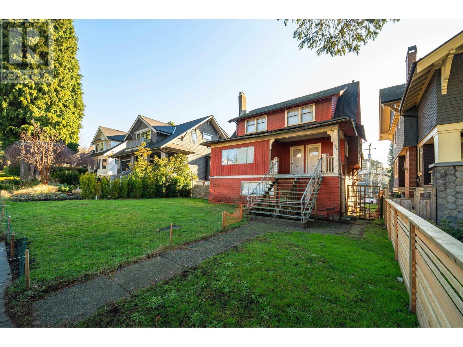 Photo de la propriété:  2544 West 3rd Avenue  BC V6K 1M1 