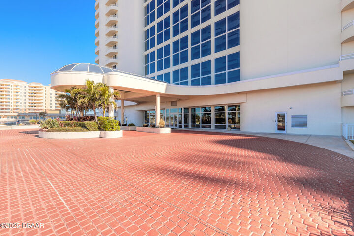 Property Photo:  2545 S Atlantic Avenue Ph40  FL 32118 