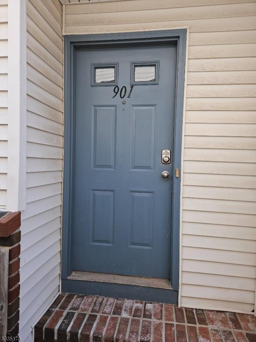 Property Photo:  901 Reed Ct  NJ 08822 