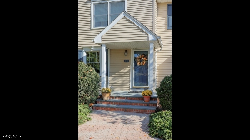 Property Photo:  1049 Sunny Slope Dr  NJ 07092 