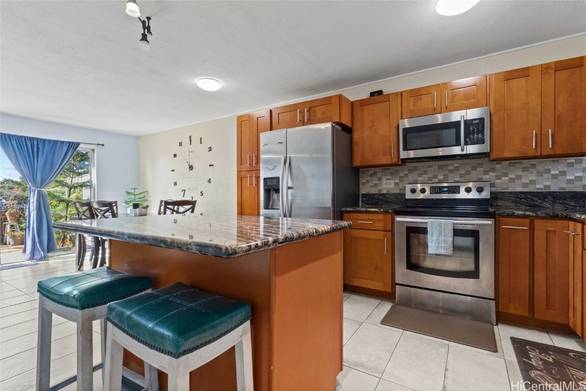 Property Photo:  92-701 Makakilo Drive L60  HI 96707 
