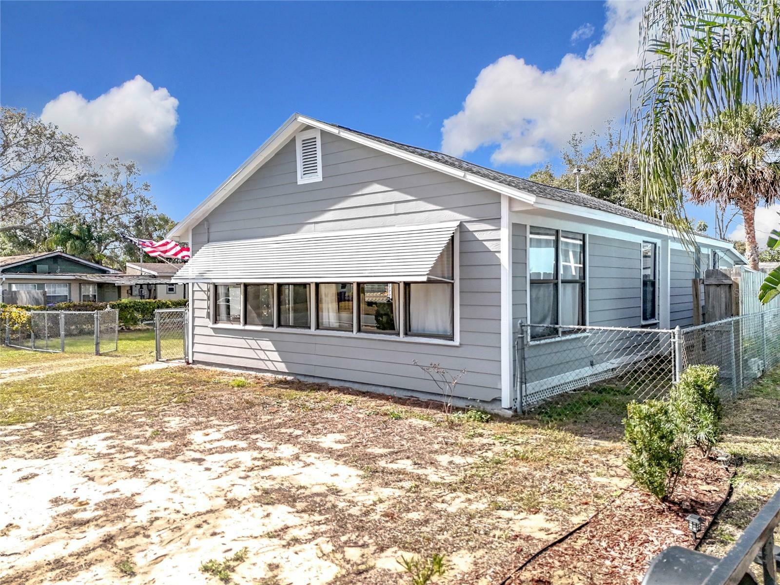 Property Photo:  1119 Pine Avenue  FL 32778 