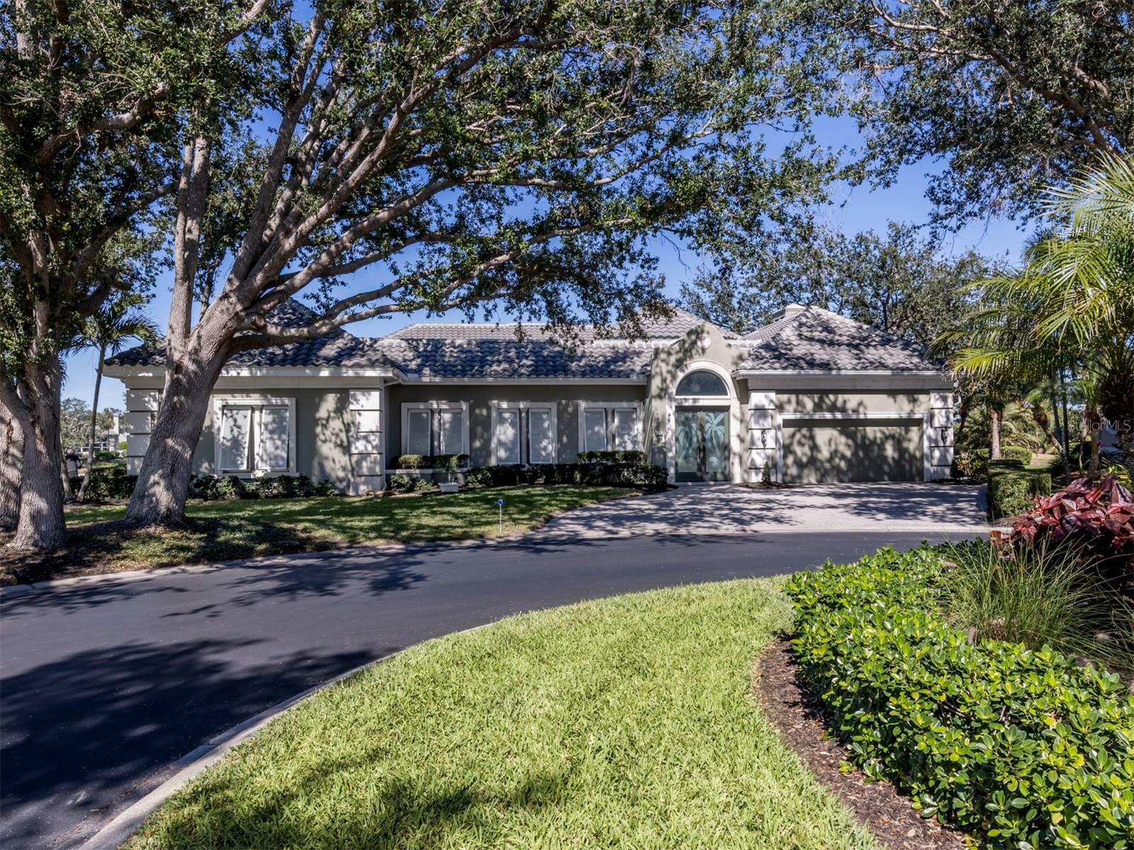 Property Photo:  441 Tremingham Way  FL 34293 