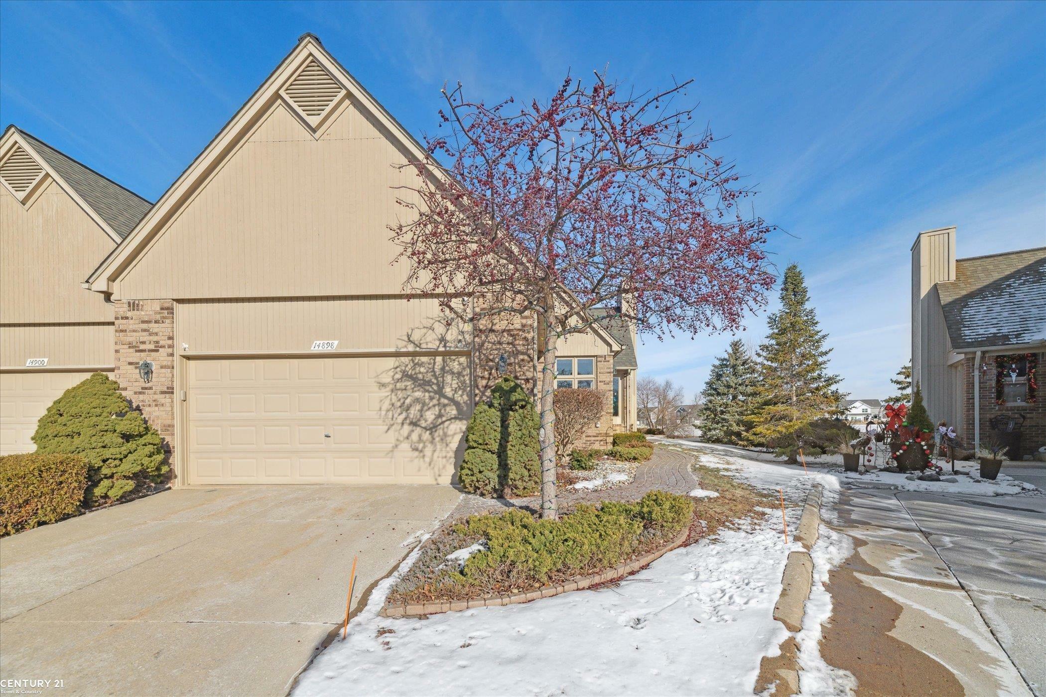 Property Photo:  14898 Stoney Brook Drive  MI 48315 