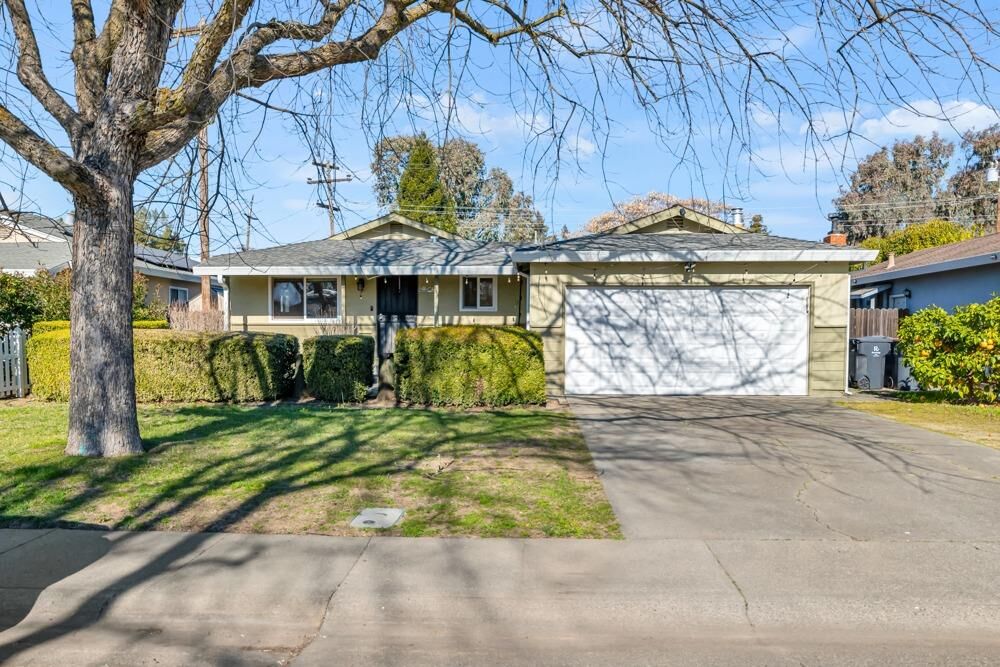 Property Photo:  1719 Chapman Place  CA 95618 