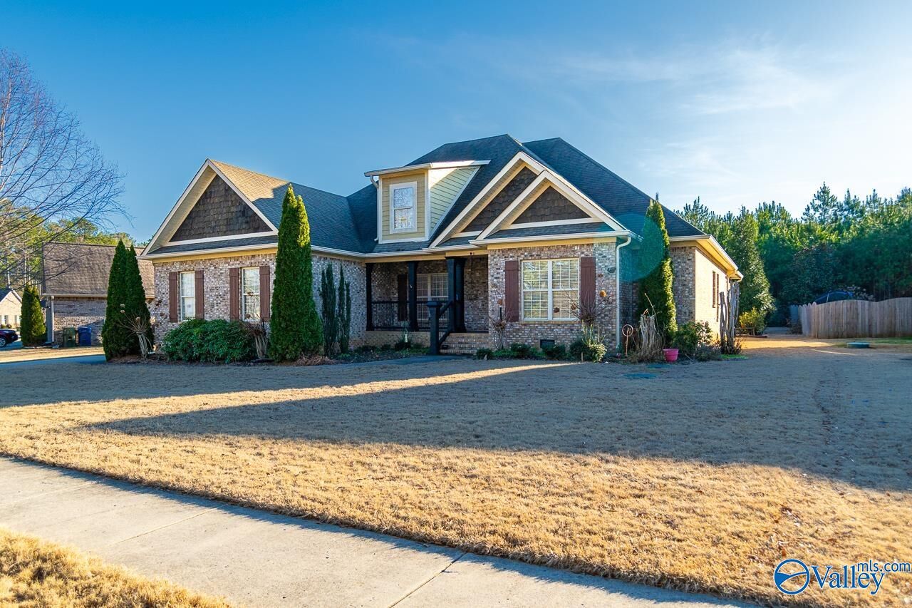 Property Photo: 124 NE Santa Maria Drive AL 35811