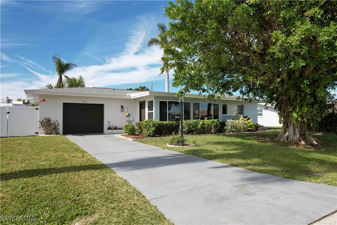 Property Photo: 4932 Nassau Court FL 33904