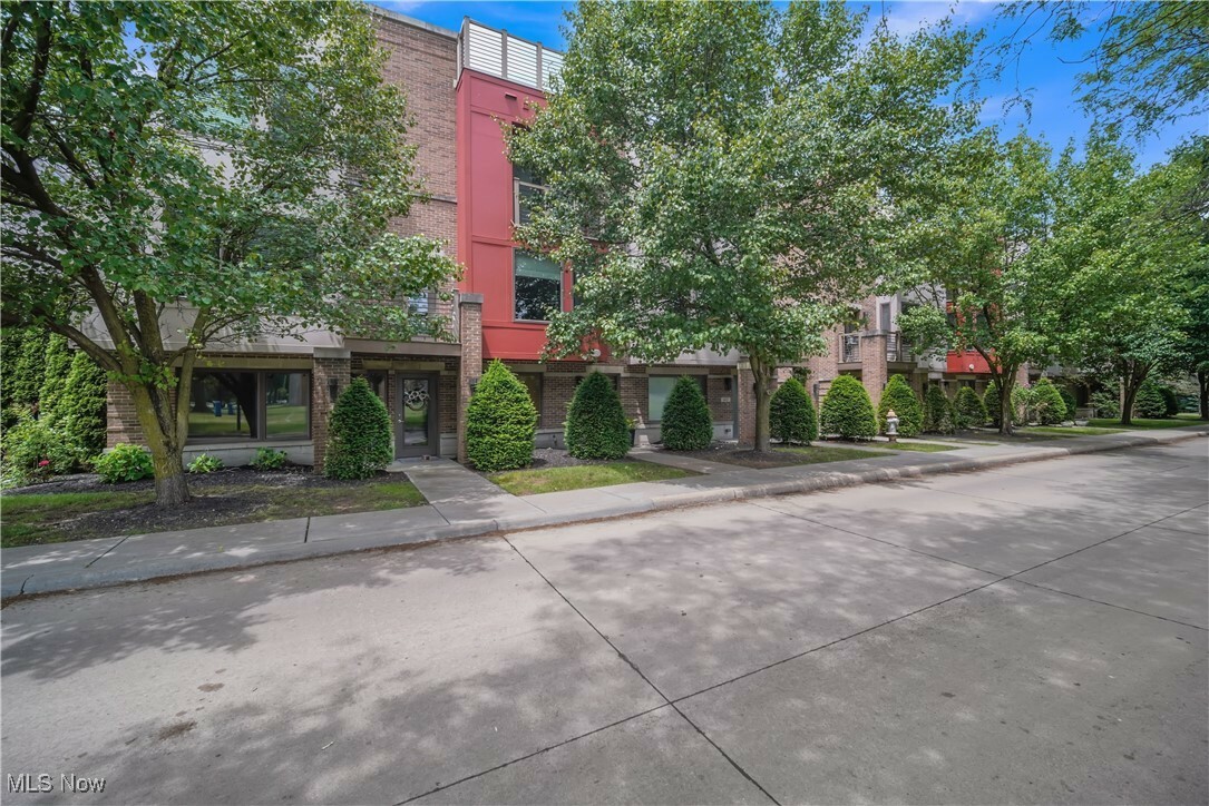 Property Photo: 1417 Slate Court OH 44118