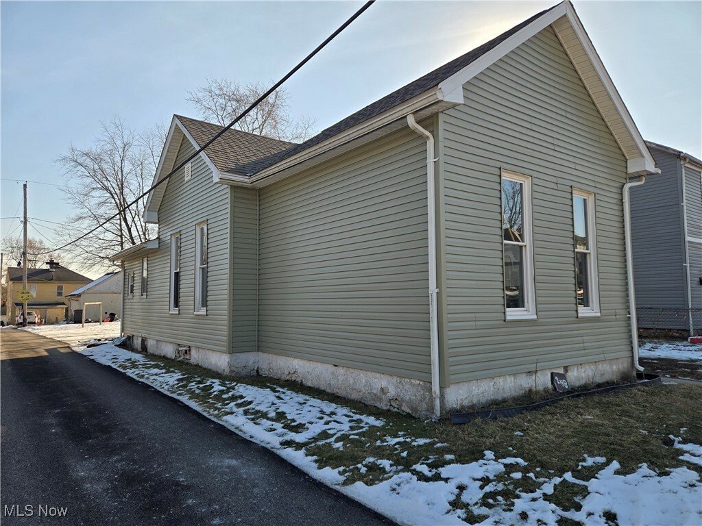 Property Photo:  248 Gray Street  OH 43701 