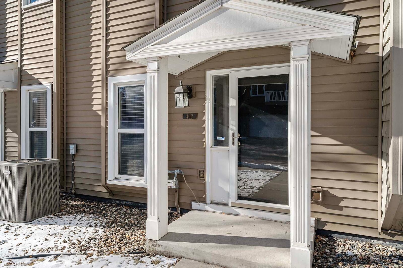 Property Photo:  432 Pondridge Circle  MN 55391 