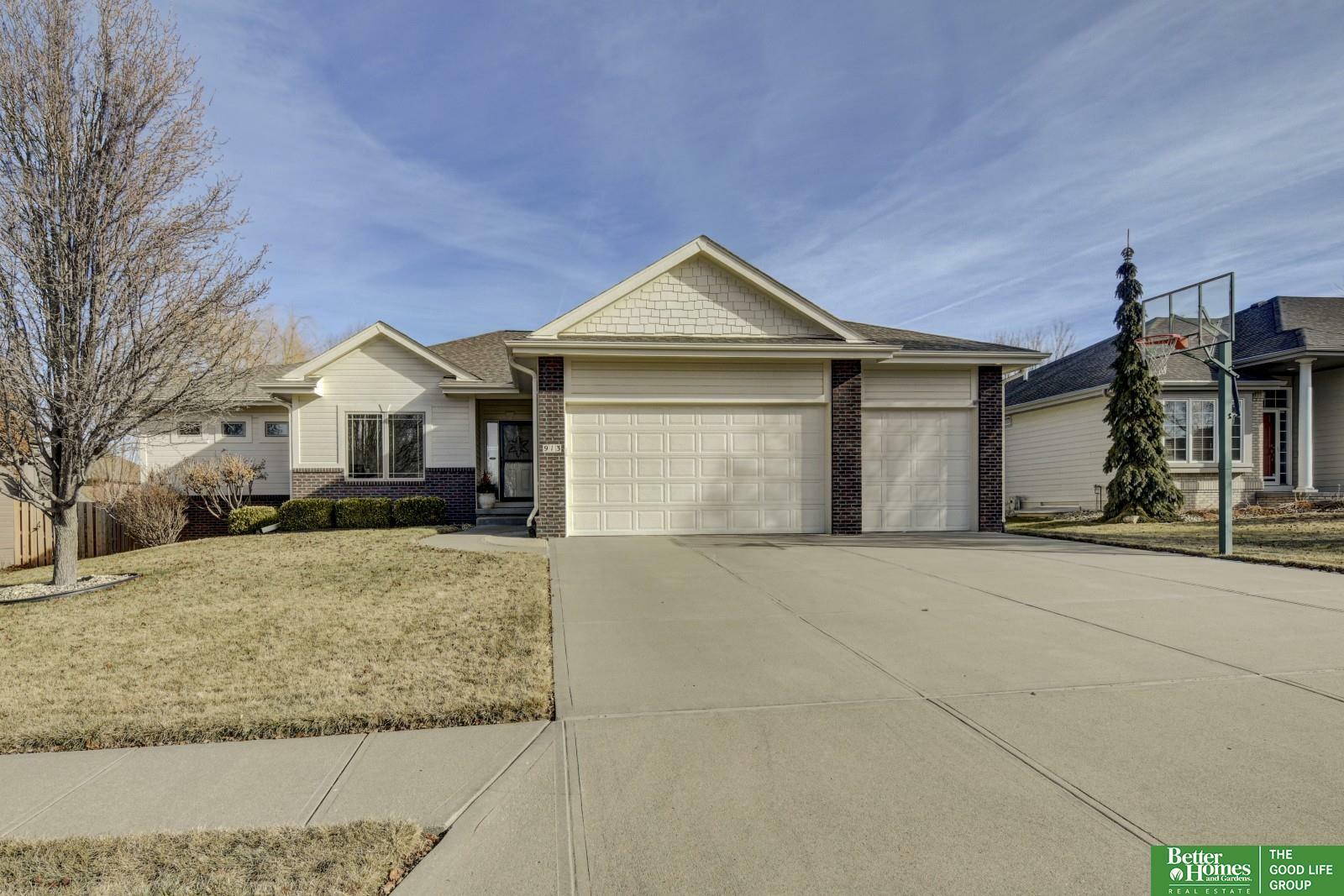 913 S 200th Street  Omaha NE 68022 photo